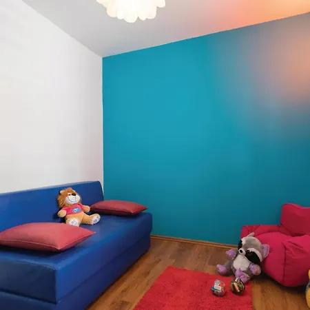 アパート Four-bedroom In