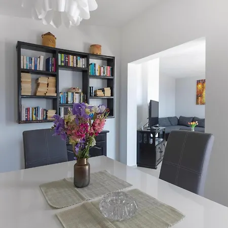 アパート Four-bedroom In