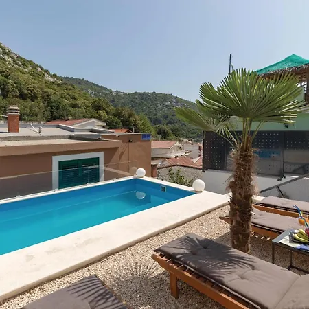 Four-bedroom In Apartament Klek