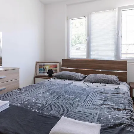 Four-bedroom In Apartment