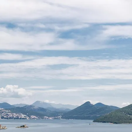 Four-bedroom In Appartement