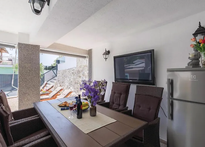 Four-bedroom In Lägenhet *